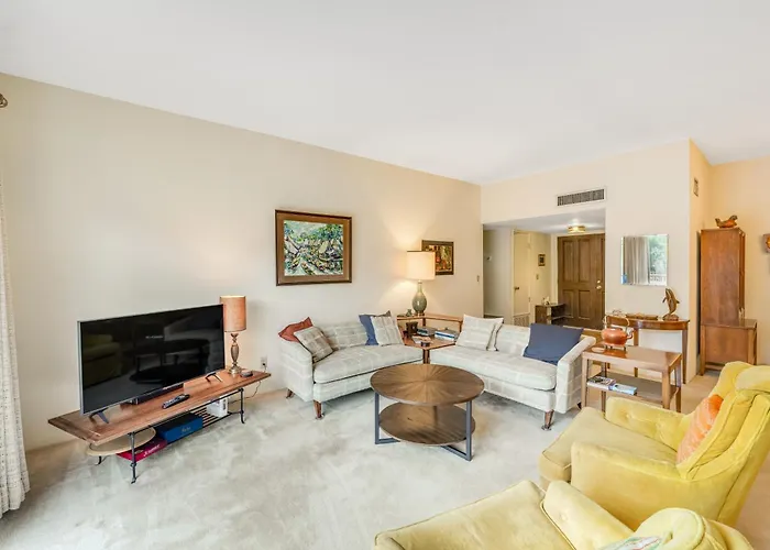 Foothills Living