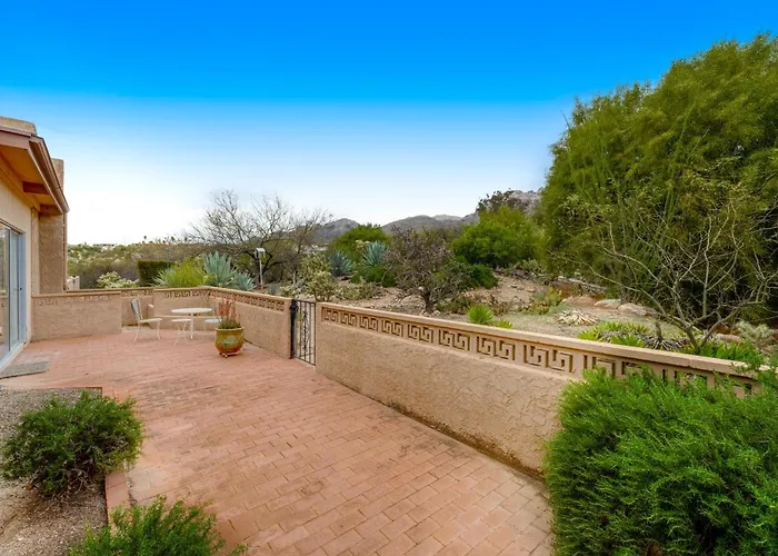 Foothills Living