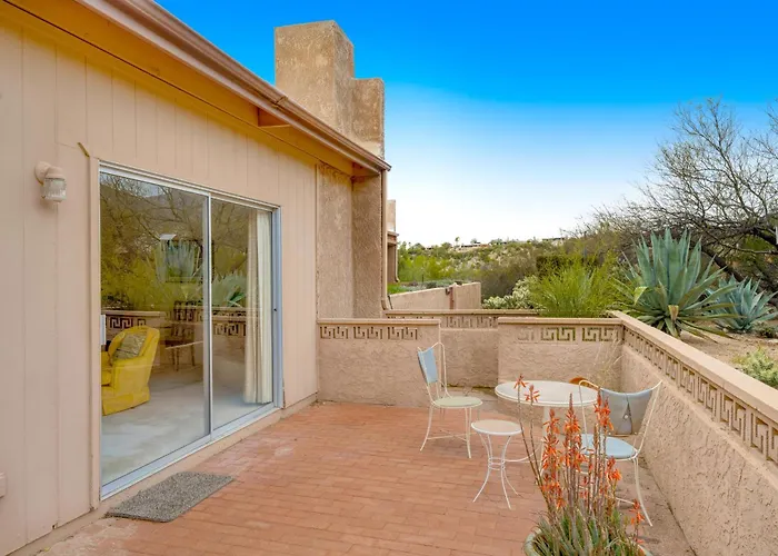Foothills Living